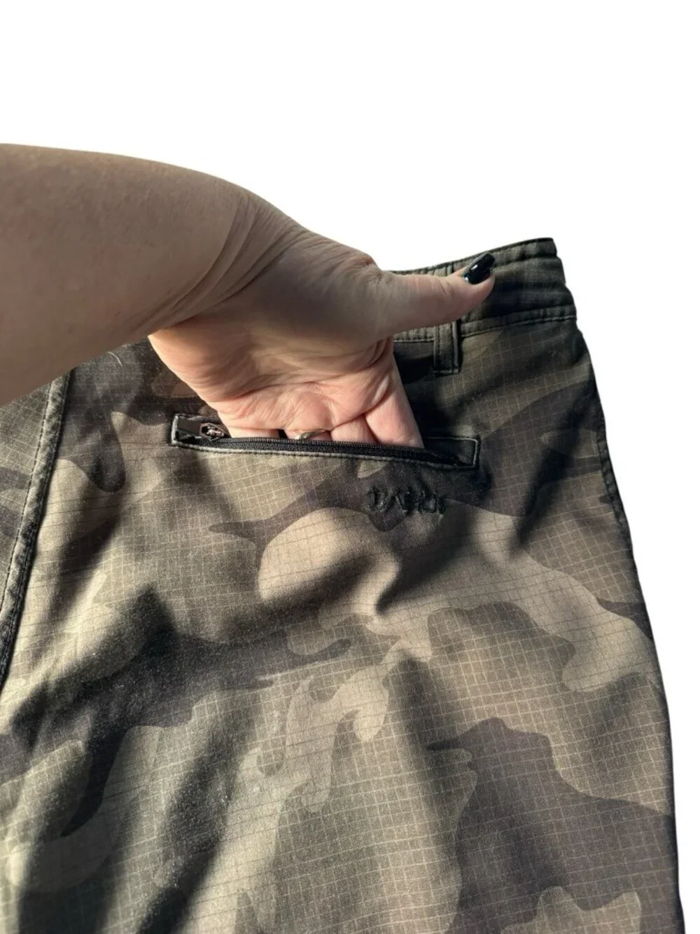 Da Hui Men's Sz 34 Green Brown Camo Stretch Mid Rise Slash Pockets Hybrid Shorts